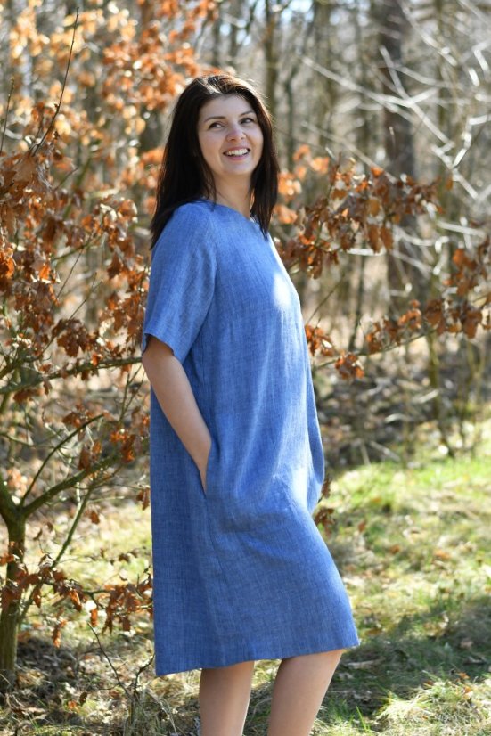 Damenkleid aus Leinen in A-Linie