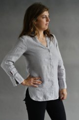 Women's linen blouse with buttons
