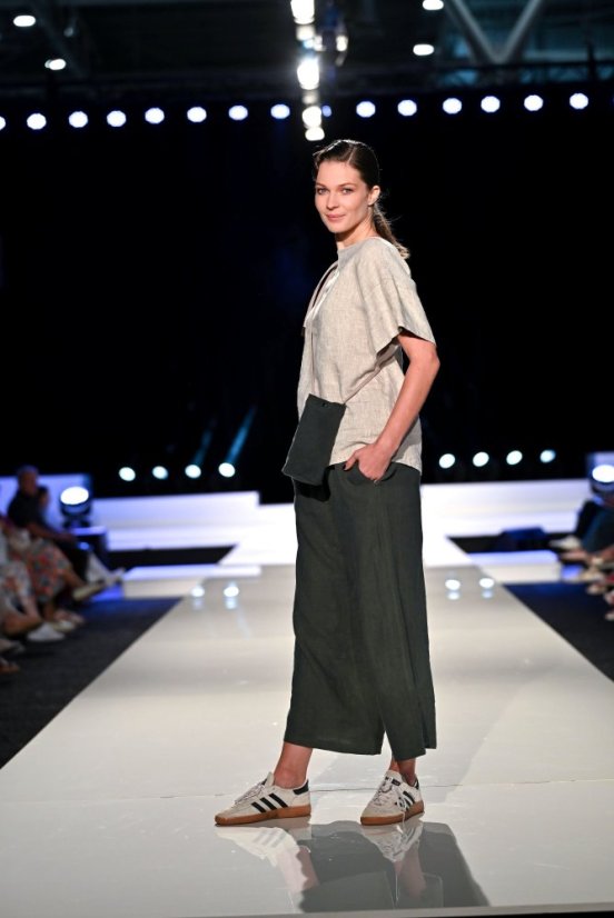 Damen-Hosen aus Leinen