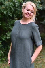 Dlouhé lněné šaty s rukávem a kapsami - tmavě zelené