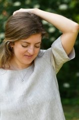 Dlouhé lněné šaty s rukávem a kapsami - přírodní melanž
