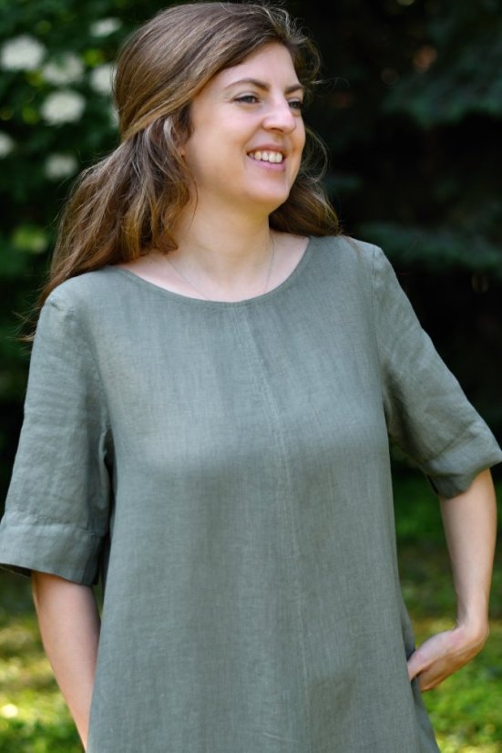 Dlouhé lněné šaty s rukávem a kapsami - šalvějové