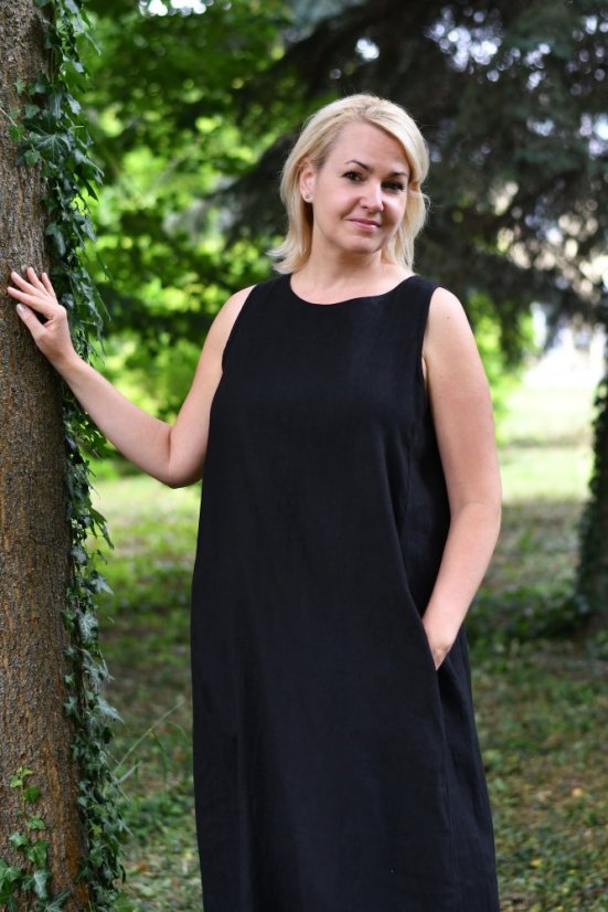 Dlouhé volné lněné šaty bez rukávu - černé