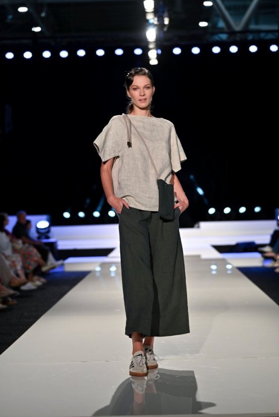 Damen-Hosen aus Leinen