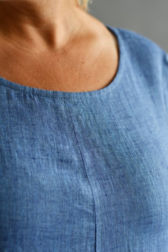 Dlouhé lněné šaty s rukávem a kapsami - modrá melanž