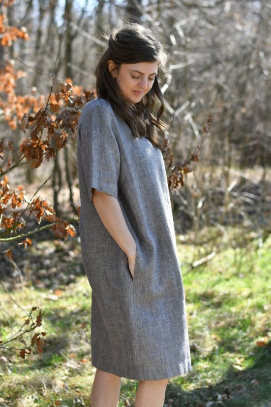 Damenkleid aus Leinen in A-Linie