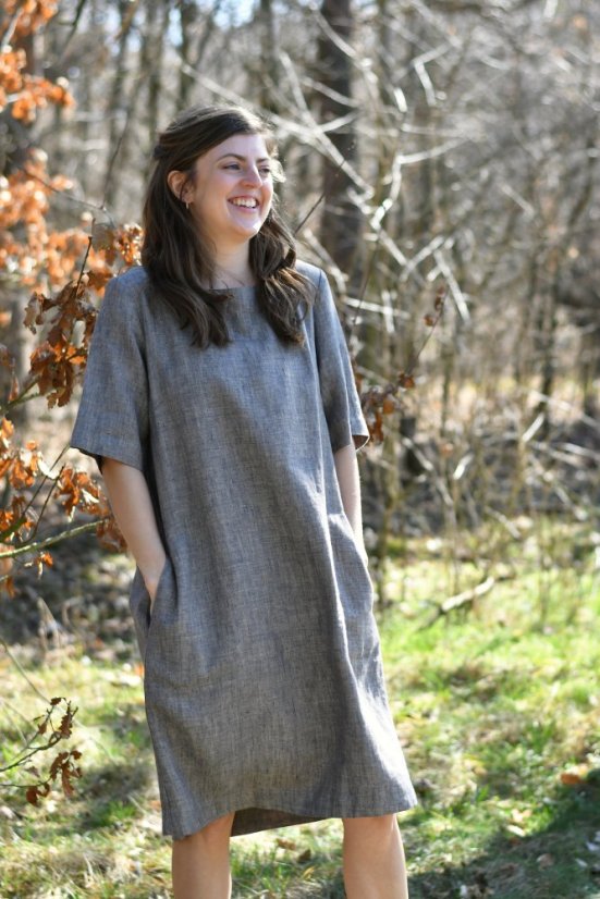 Damenkleid aus Leinen in A-Linie