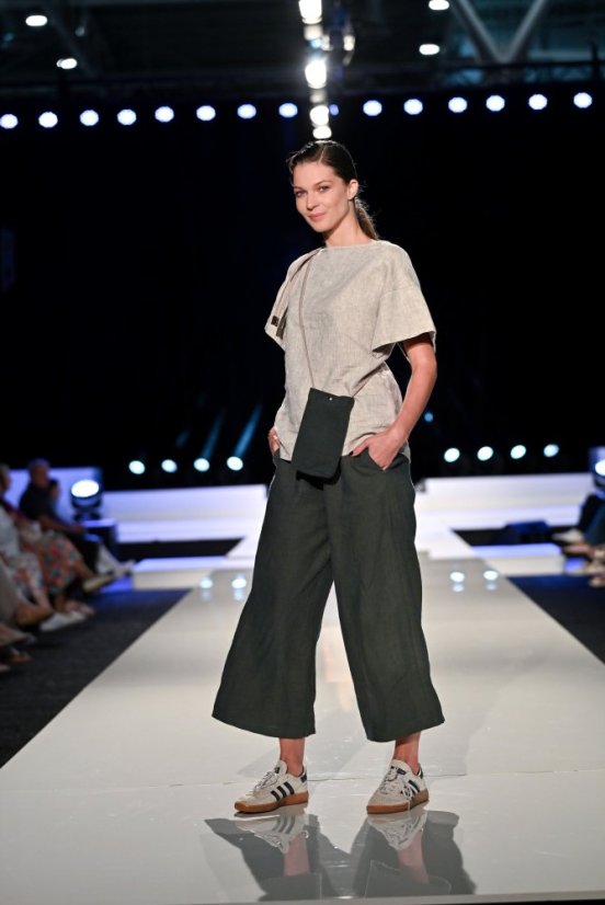 Damen-Hosen aus Leinen