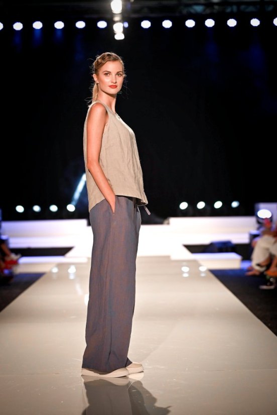 Ärmelloses Damenoberteil aus Leinen - Größe: 36