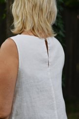 Ärmelloses Damenkleid aus Leinen