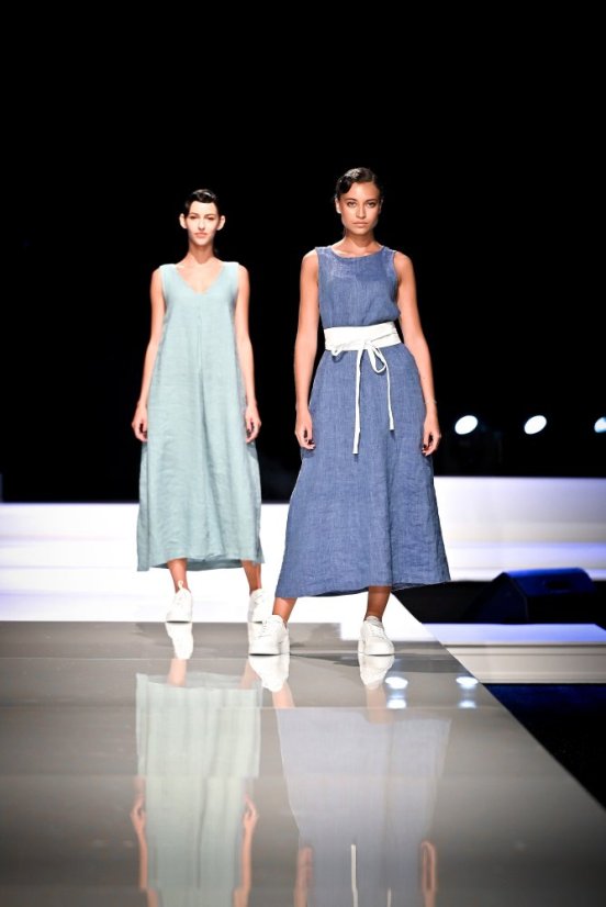 Langes ärmelloses Leinenkleid für Damen