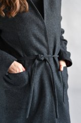 Wollmantel für Damen mit Krawatte
