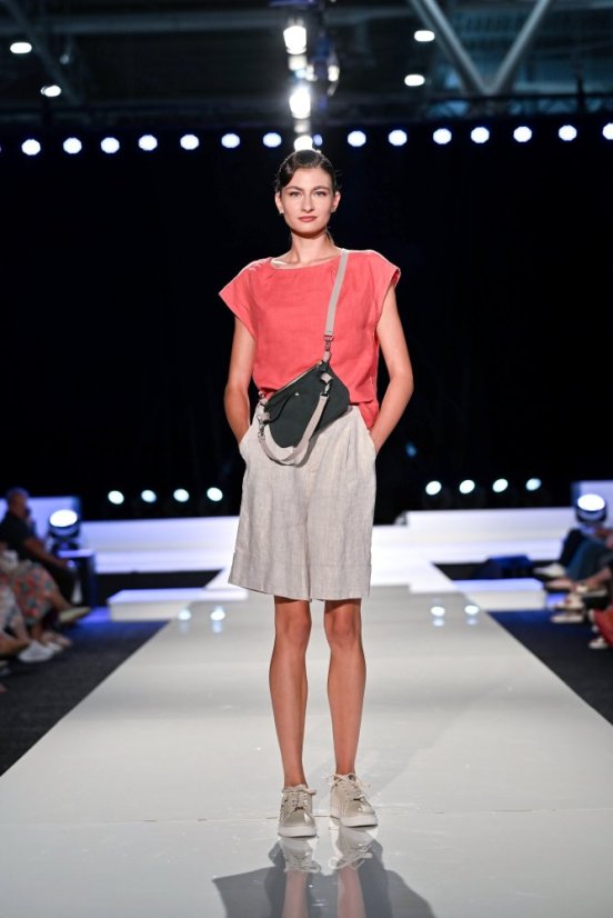 Lněný top s lodičkovým výstřihem - korálový