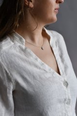 Damen-Leinenhemd mit Ausschnitt