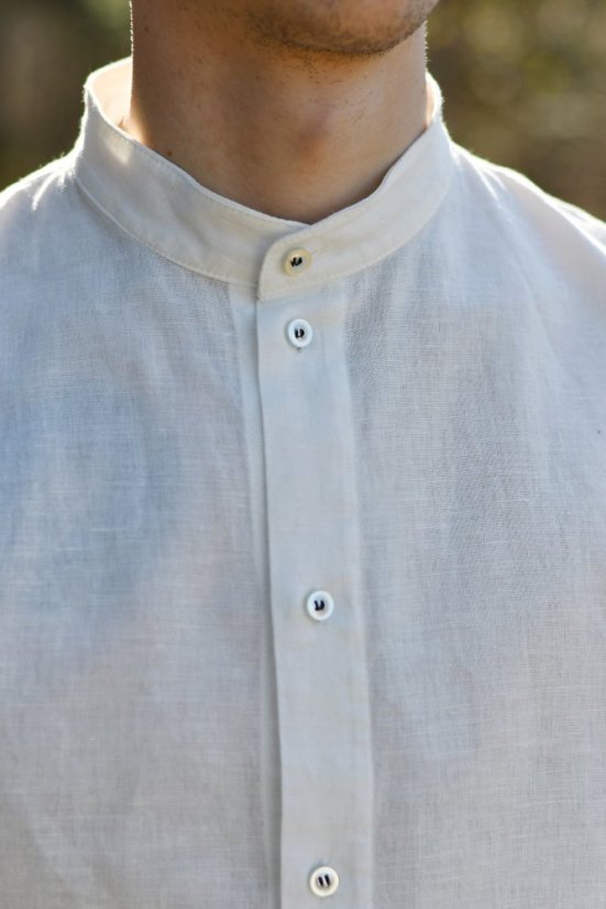 Men's linen shirt with a stand-up collar - Size: 39