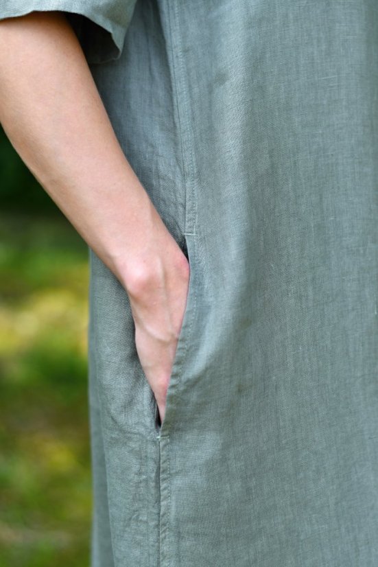 Dlouhé lněné šaty s rukávem a kapsami - šalvějové