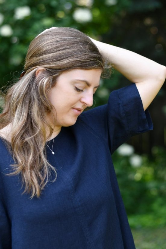 Langes Leinenkleid für Damen mit Ärmeln
