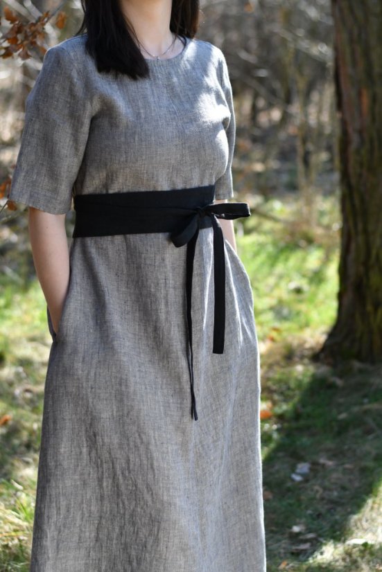 Langes Leinenkleid für Damen mit Ärmeln