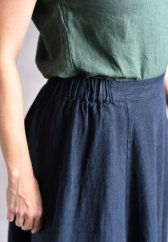 Dlouhá lněná sukně v pase na gumu - navy modrá