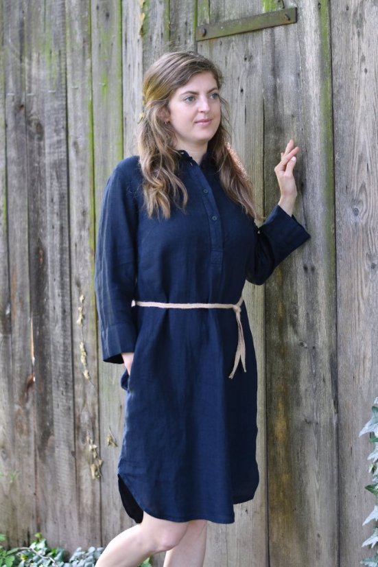 Lněné košilové šaty s páskem - navy modré