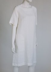 Damenkleid aus Leinen in A-Linie